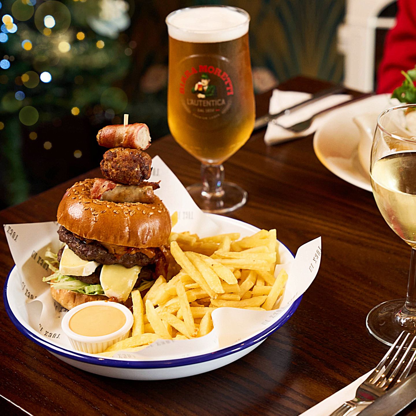 Festive Lunch & Dinner at The Pelican in Salisbury
